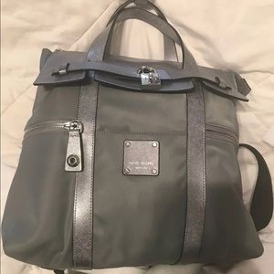 Henri Bendel jet setter